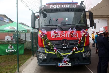 PREVZEM AVTOCISTERNE PGD UNEC 06 FOTO LJUBO VUKELIČ